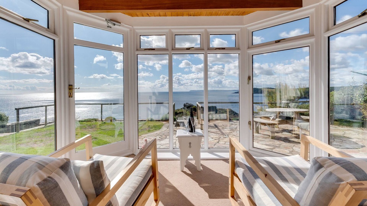 Polruan House | The Ridge - Four Bedroom House, Sleeps 8