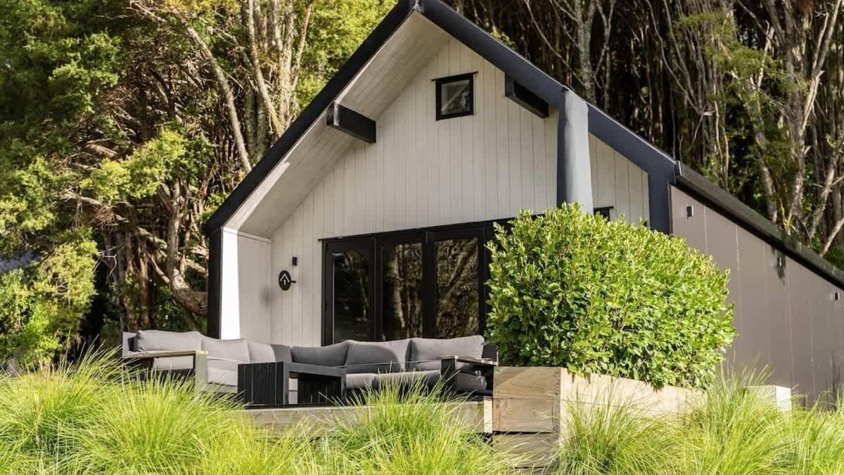 Mangawhai Villa | The Ridge Villa 1 – Private Escape with Infrared Sauna