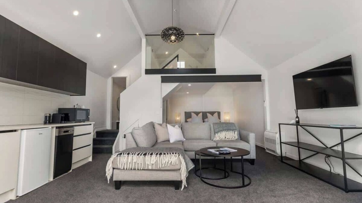 Mangawhai Villa | The Ridge Villa 3 – Family-Sized near Tara Iti, Sleeps 4+