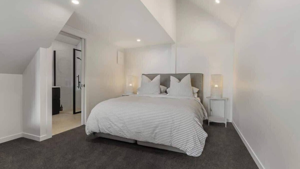 Mangawhai Villa | The Ridge Villa 4 – Couple’s Escape, Romantic Breathtaking Views