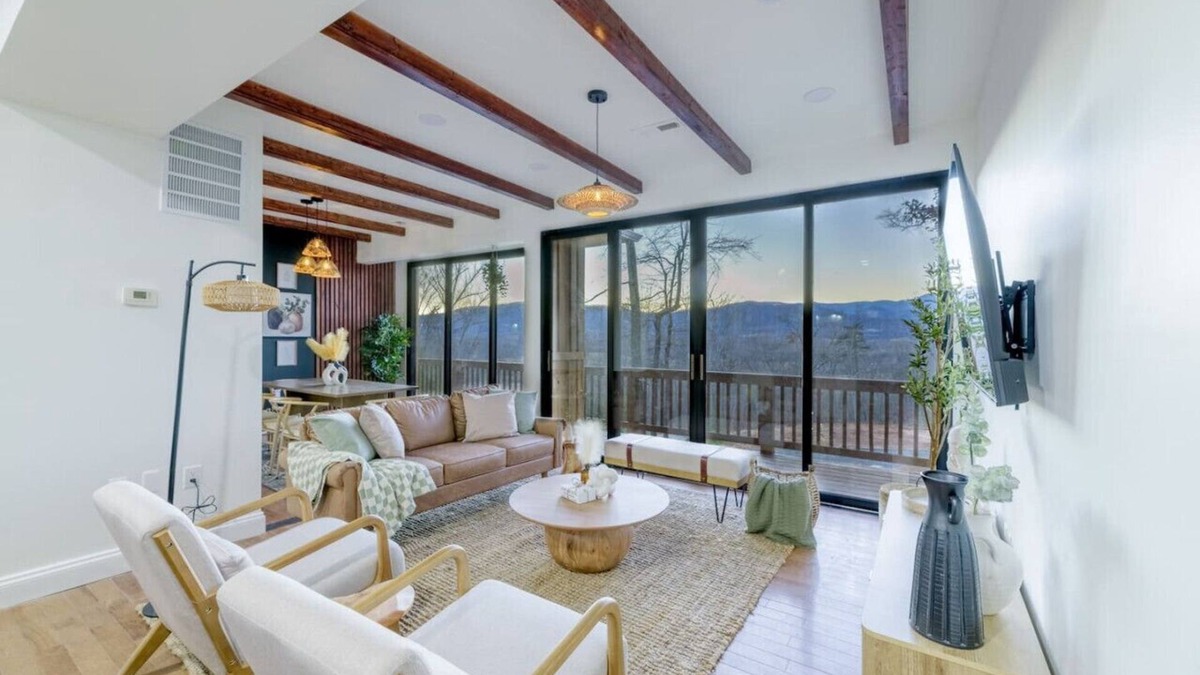 Haywood House | The Ridgetop Hideaway