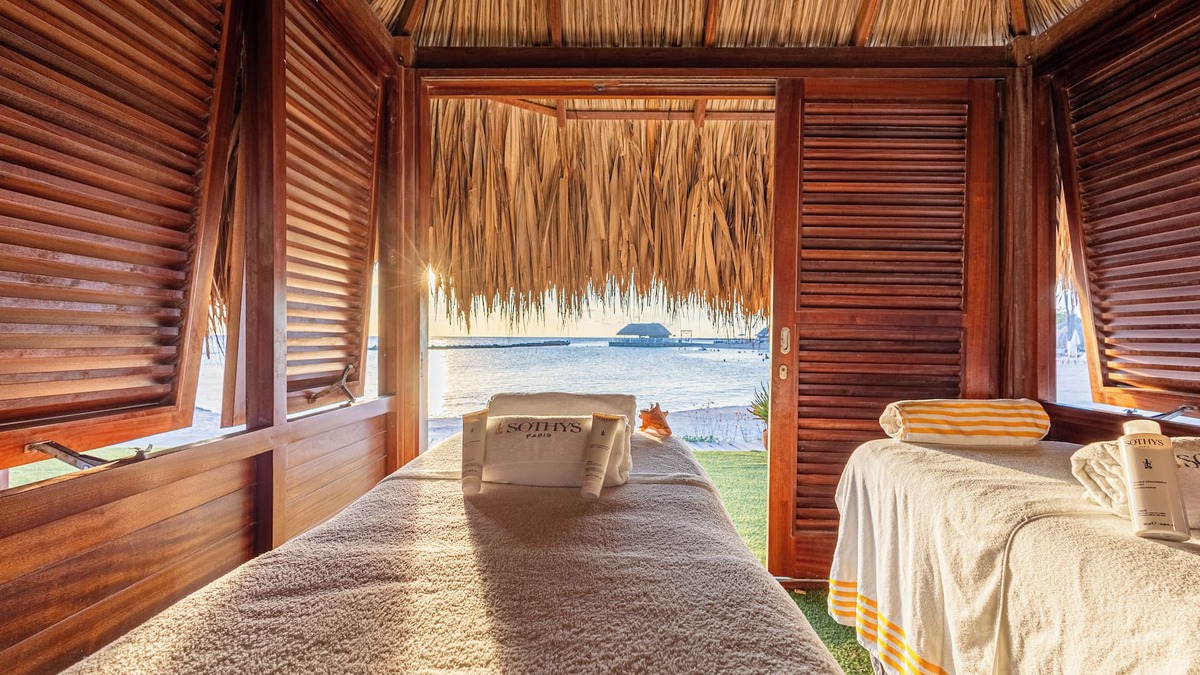 Otrobanda Resort | The Rif at Mangrove Beach Corendon Curacao All-Inclusive, Curio by Hilton