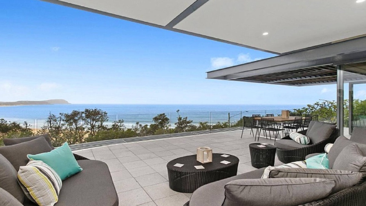 Terrigal Apartment | THE RISE | Ocean Views , Walk to beach | Accom Holidays