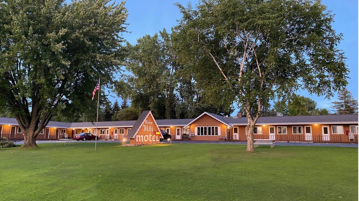 Algoma Hotel | The River Hills Motel - Algoma, WI - Near Door County