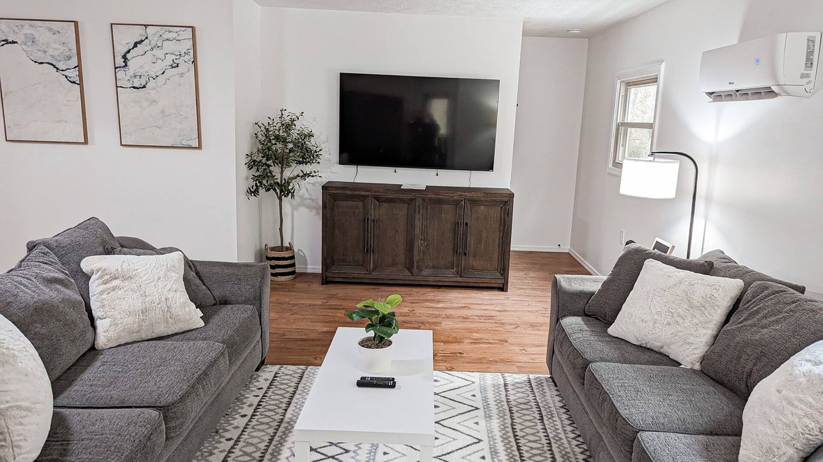 Wilmore House | The River Side Lodge- With private boat dock on the KY river!
