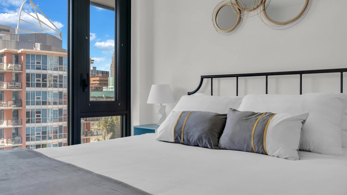 Eau Claire Apartment | The Riverlight Den DT | Comfort & Amazing City Views