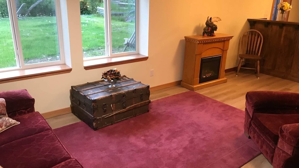 Quesnel House | The Riverwalk House, WALK DOWN Suite