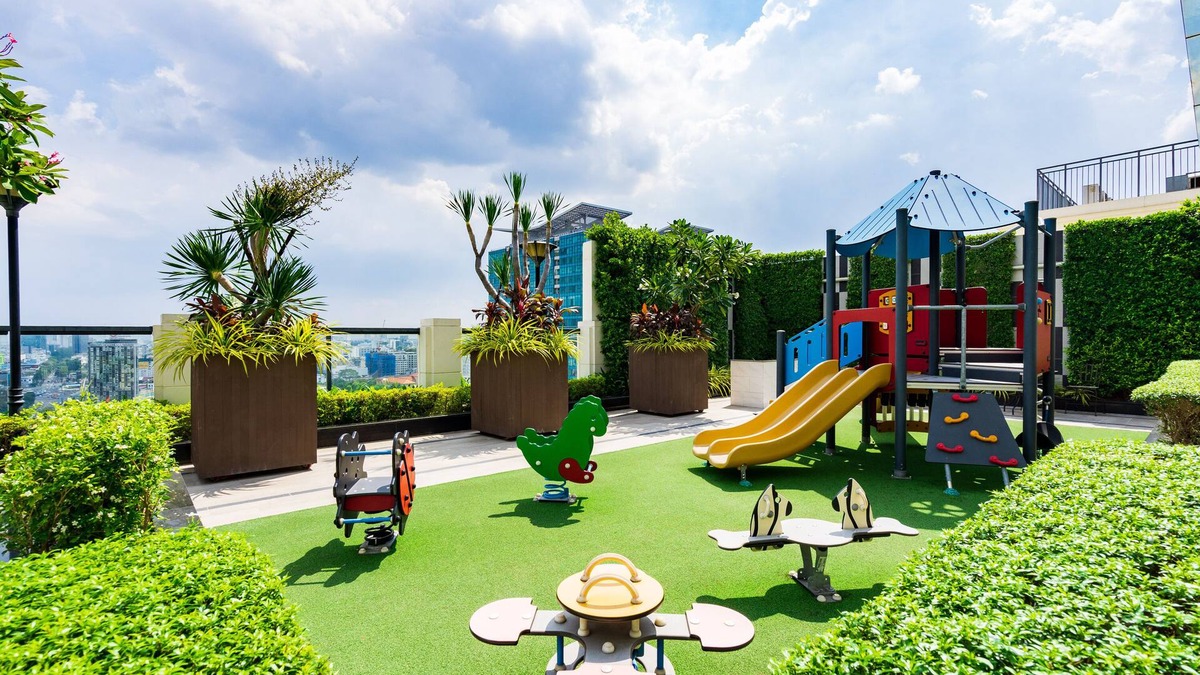 Dong Khoi Apartment | The Rixx Spectacular Apartment in D1/gym/pool/Netlix/3bedrooms/bathtub/security