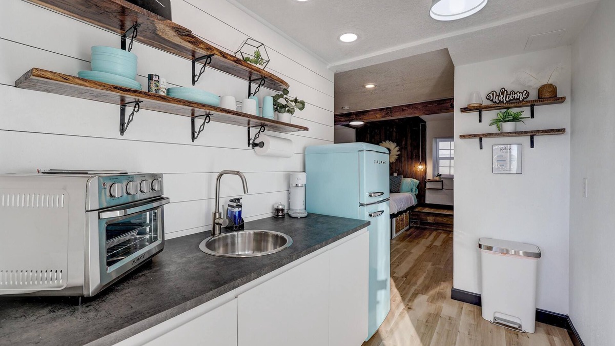 Webb City Apartment | The Robin's Egg: Downstairs Studio