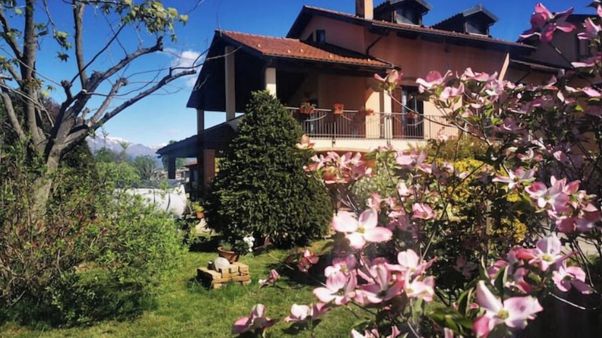 Favria House | The robin's garden - In the Piedmont countryside, your garden for relax!