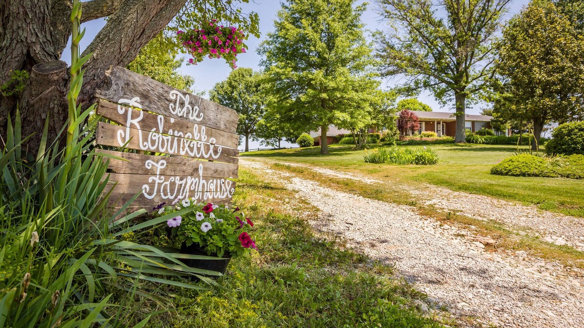 Maple Mount House | The Robinette House: Endless view of rolling farmland