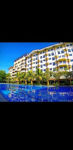Ortigas Center House | The Roch