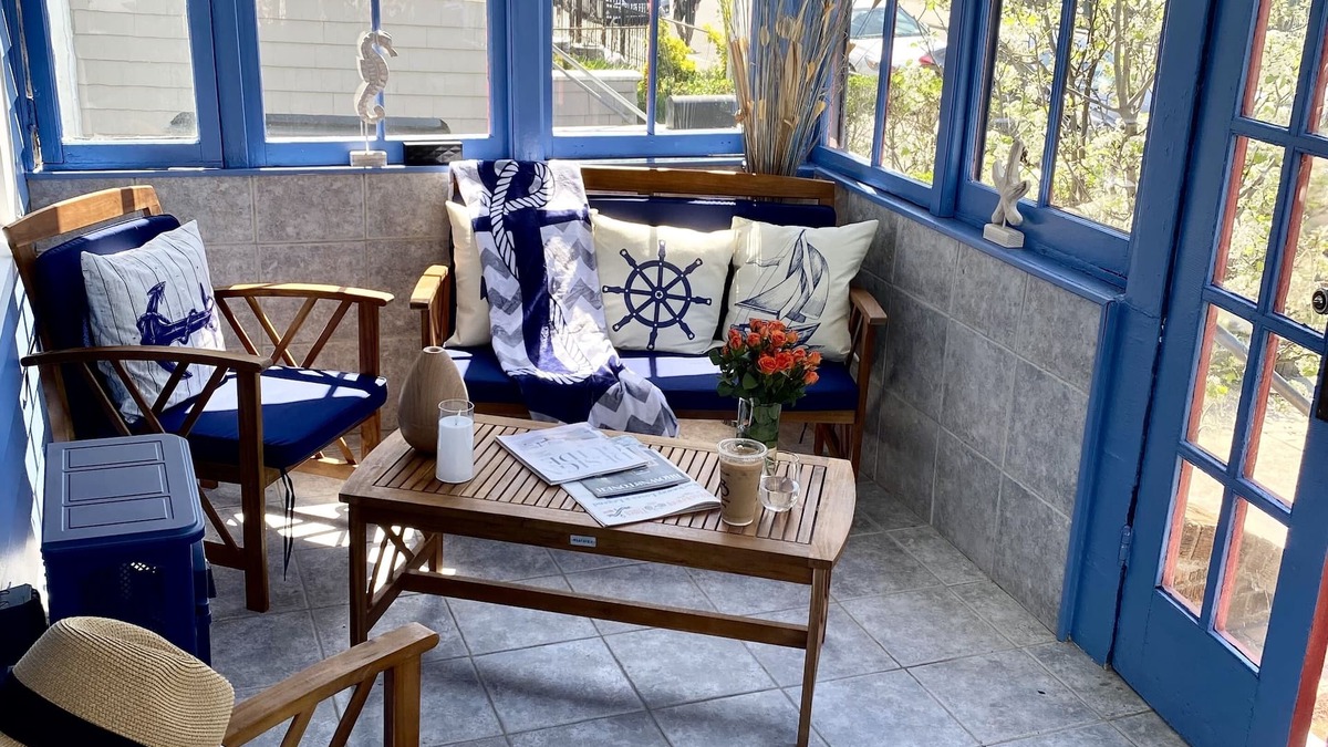 Queens Apartment | THE ROCKAWAYS BREATHE: A few feet away from the beech