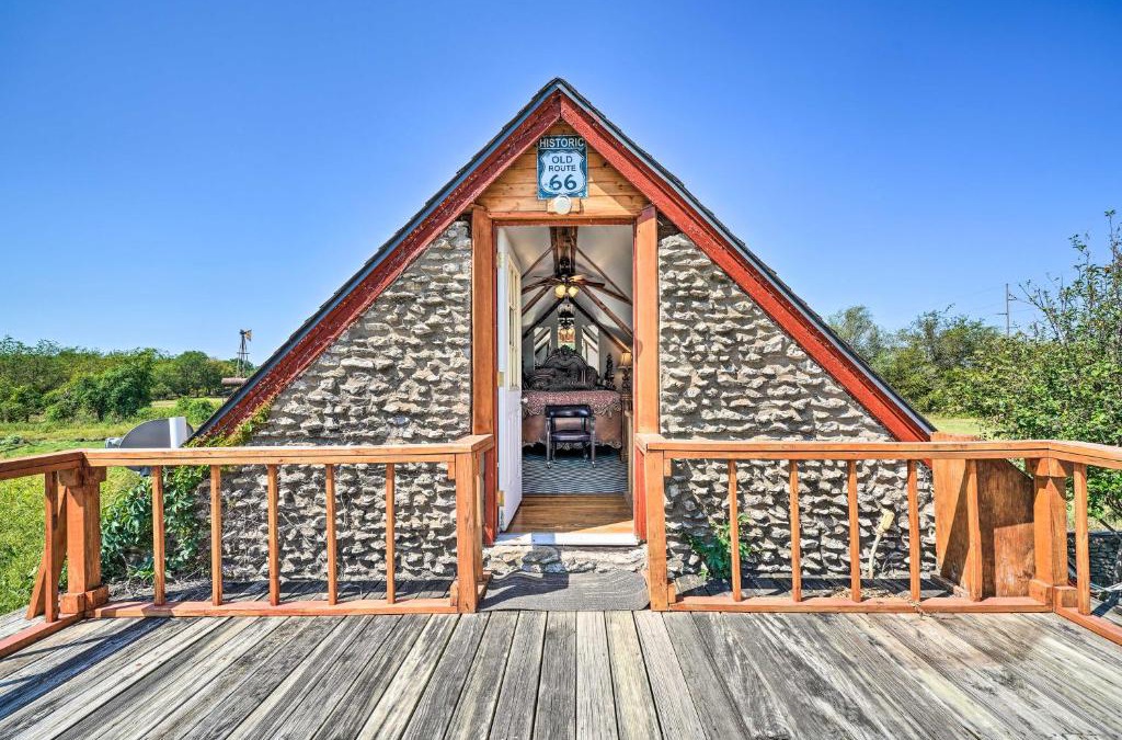 Tower Heights House | The Rockhouse Cottage with Deck on Tulsa Farm!