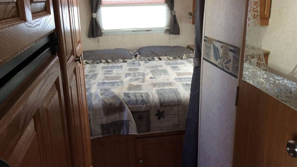 Cloyne House | The Rockwood - 26' RV/trailer