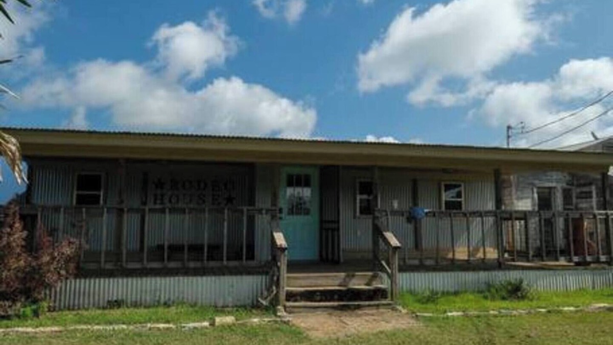 Minden House | The Rodeo House @ Yellow Rose Canyon