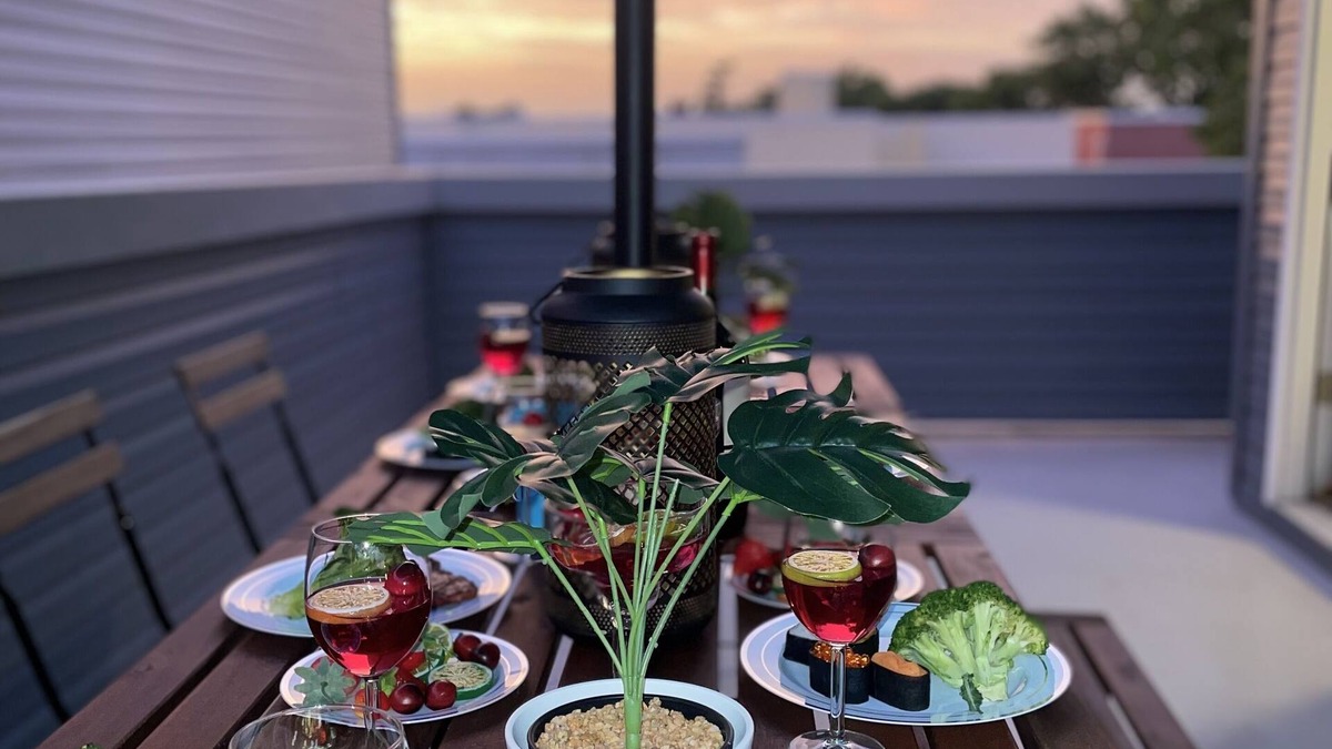 University City Apartment | THE ROOFTOP OASIS