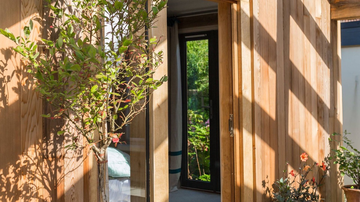 Salisbury Bed & Breakfast | The Room in the Garden