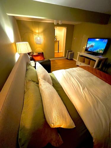Winchcombe Apartment | The Room Next Door- Boutique room in the Cotswolds