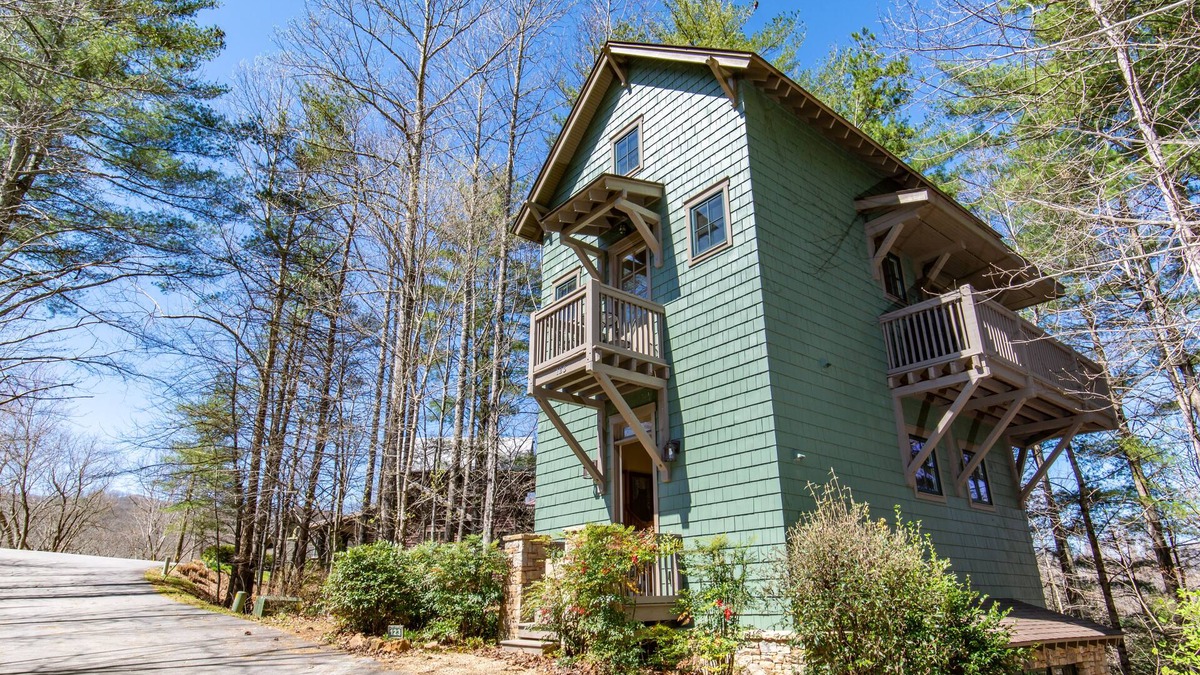 Cheshire House | The Roost, treehouse in Cheshire Black Mountain