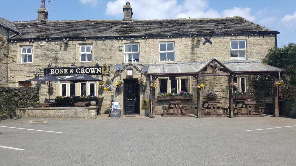 Thurstonland Hotel | The Rose and Crown
