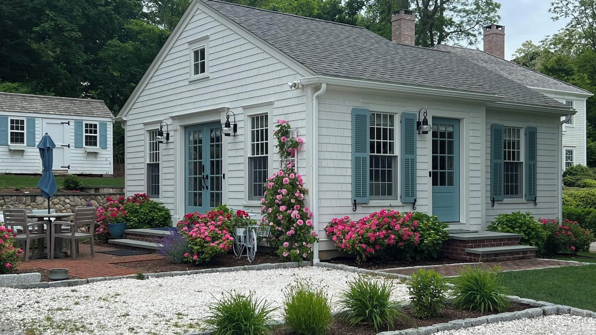 Sandwich Cottage | The Rose Cottage of Sandwich Village