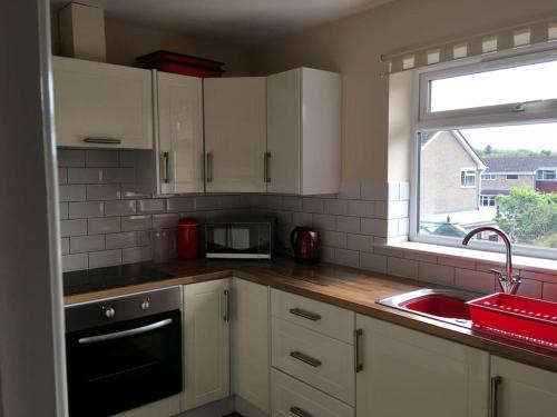 Swindon Apartment | The Rose Garden