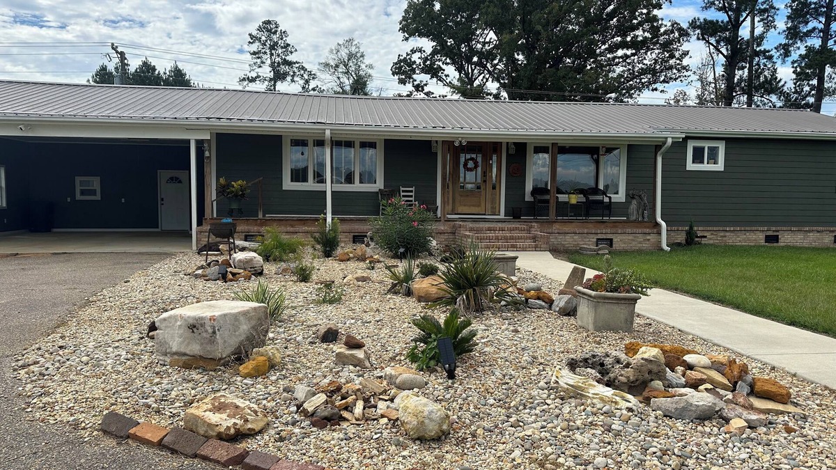 Moss House | The Rose of Sharon