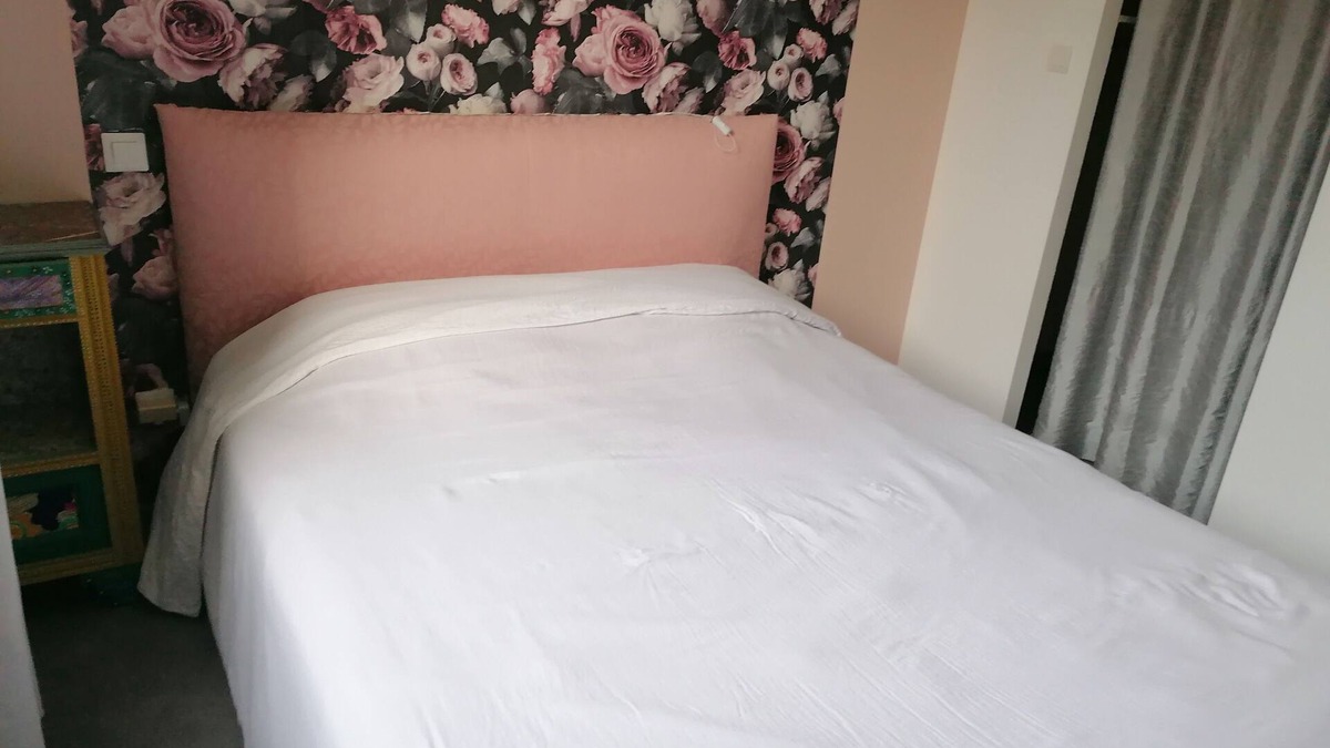 Saint-Paul-en-Born Bed & Breakfast | The Rose Room