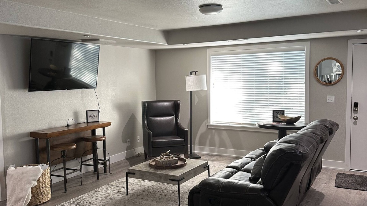 College Place Apartment | The Rosebud - Sleeps 2 - Newly Renovated - 3 miles from Downtown Walla Walla