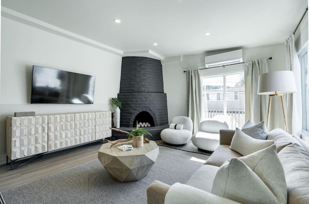 Beach Barber Tract House | The Rosemont II - La Jolla Luxury