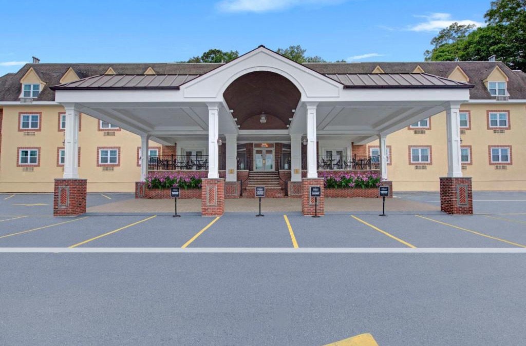 Roslyn Hotel | The Roslyn, Tapestry Collection by Hilton