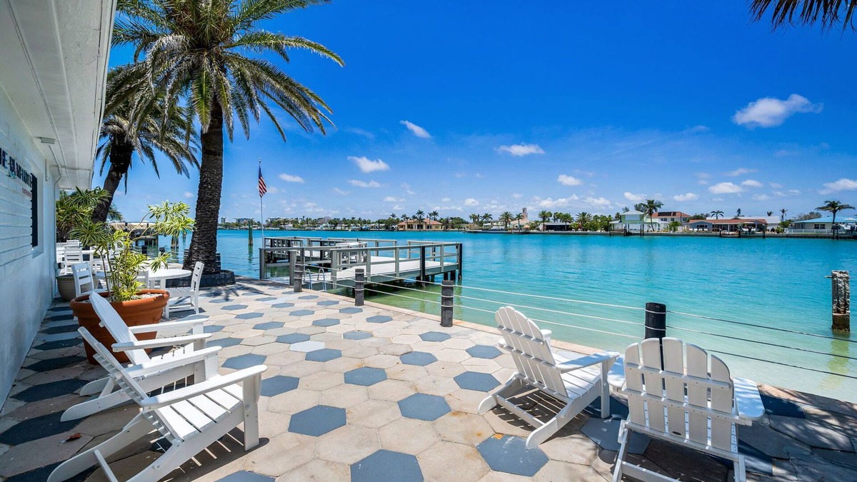 Sunset Beach Hotel | The Roth Hotel