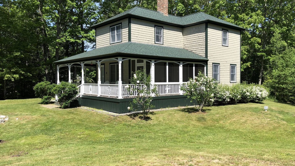 Round Pond House | The Round Pond Getaway at Moxie Cove