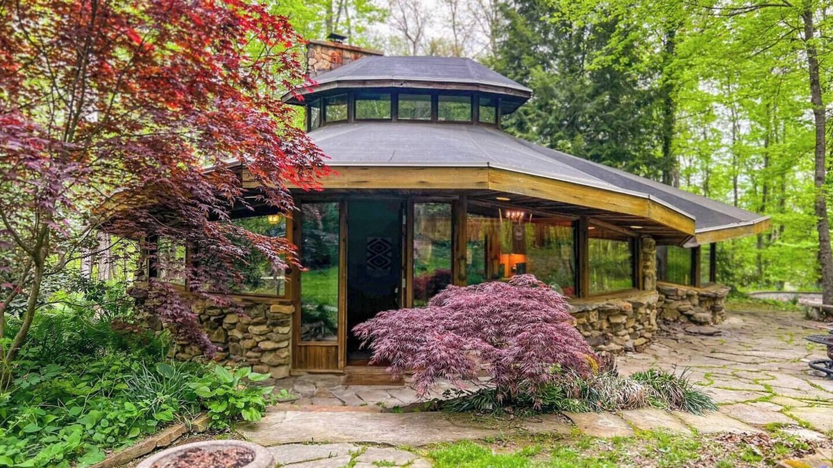 Mcdermott Cabin | The Roundabout Cabin near Portsmouth, Ohio