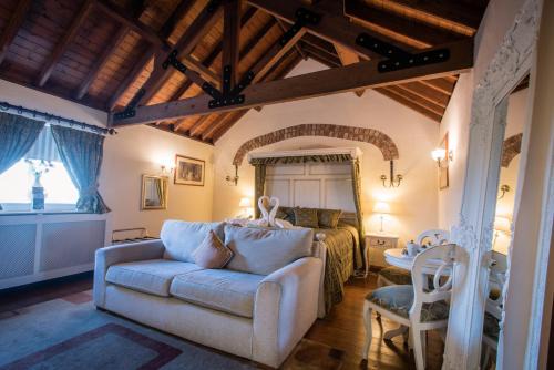 Sutton Cheney Hotel | The Royal Arms Hotel