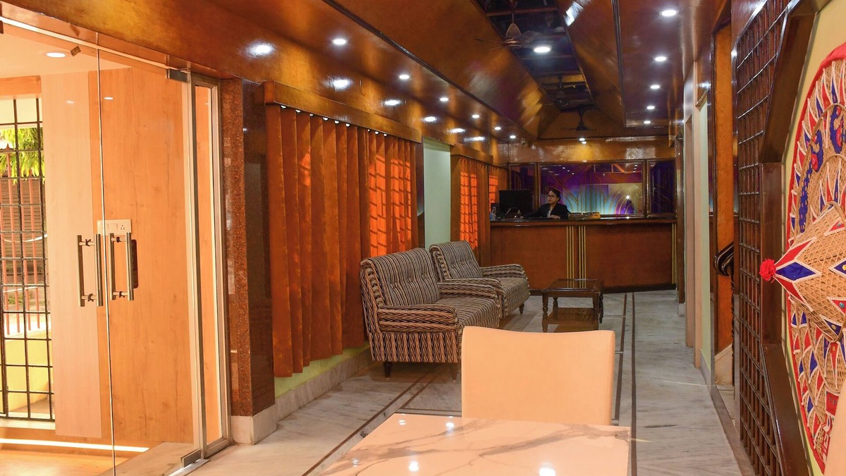 Duliajan Hotel | THE ROYAL CROWN