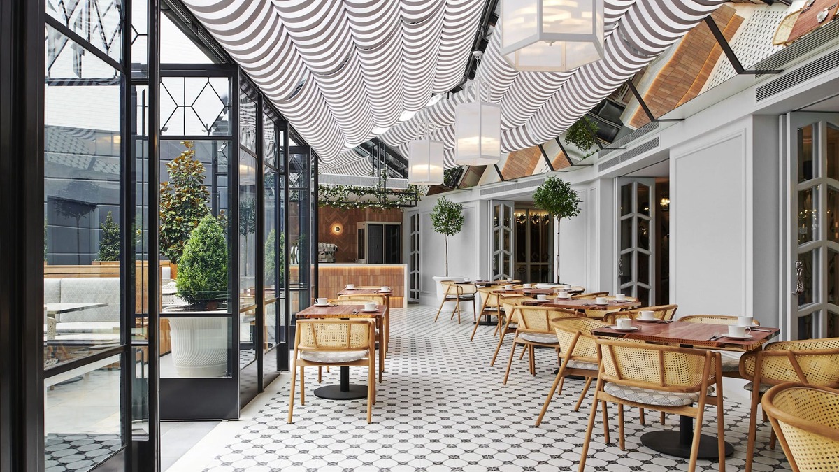 Melbourne Hotel | The Royce