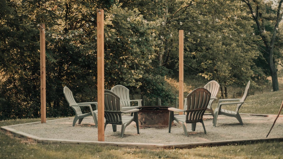 Gallipolis Ferry House | The Runaway Retreat- No cleaning fee! Dogs & Kids stay Free!
