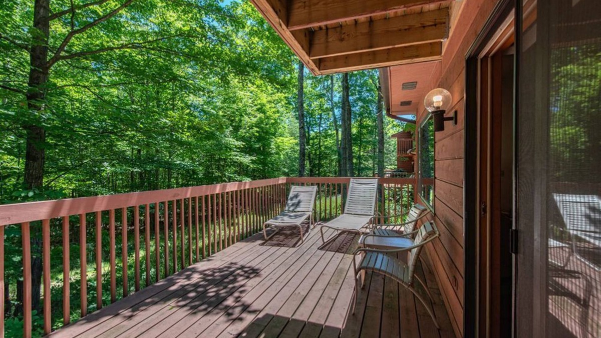 Baileys Harbor Condo | The Rushes 2BR Condo with Fireplace & Lakefront Views