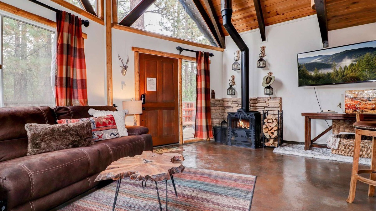 Fox Farm Cabin | The Rusthy Bear by Destination Big Bear : Luxury! Internet! Great Central Location! Propane BBQ!