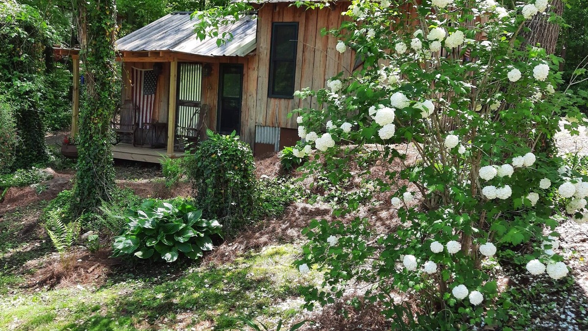 Franklin Cabin | The Rusty Nail, Shabby Chic Tiny Home/House!