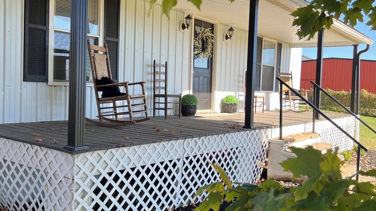 Lawrenceburg House | The Rutherford Inn is nestled in the heart of small town Lawrenceburg