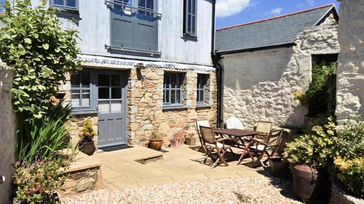 St Just House | The S'nook - LOVELY DETACHED BARN. TUCKED AWAY. DOG FRIENDLY