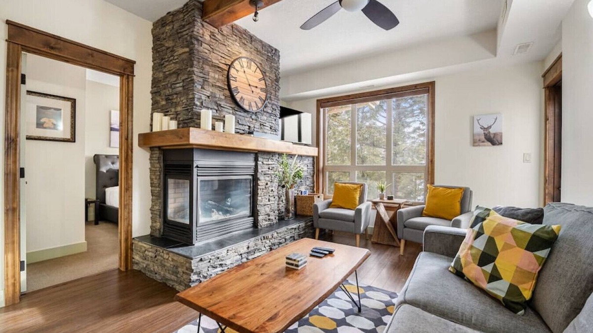 East Kootenay Apartment | The Sable Forest Side | Pool | Hot Tub | Top Floor