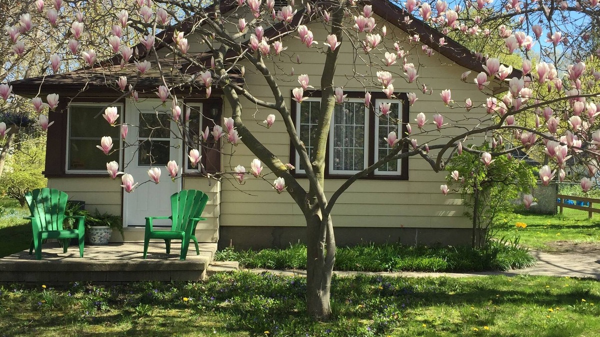 Port Elgin House | The Sailing Gypsy & Bunkie Summer Weeks Sat to Sat
