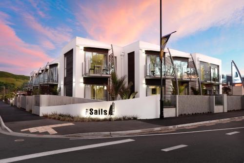 Nelson Hotel | The Sails Nelson
