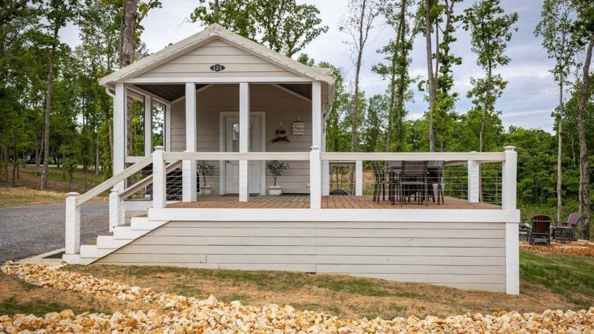 Dover House | The Salt Shack ("In The Pines" at KY Lake) | 121 Pine Grove Lane, Dover, TN 37058