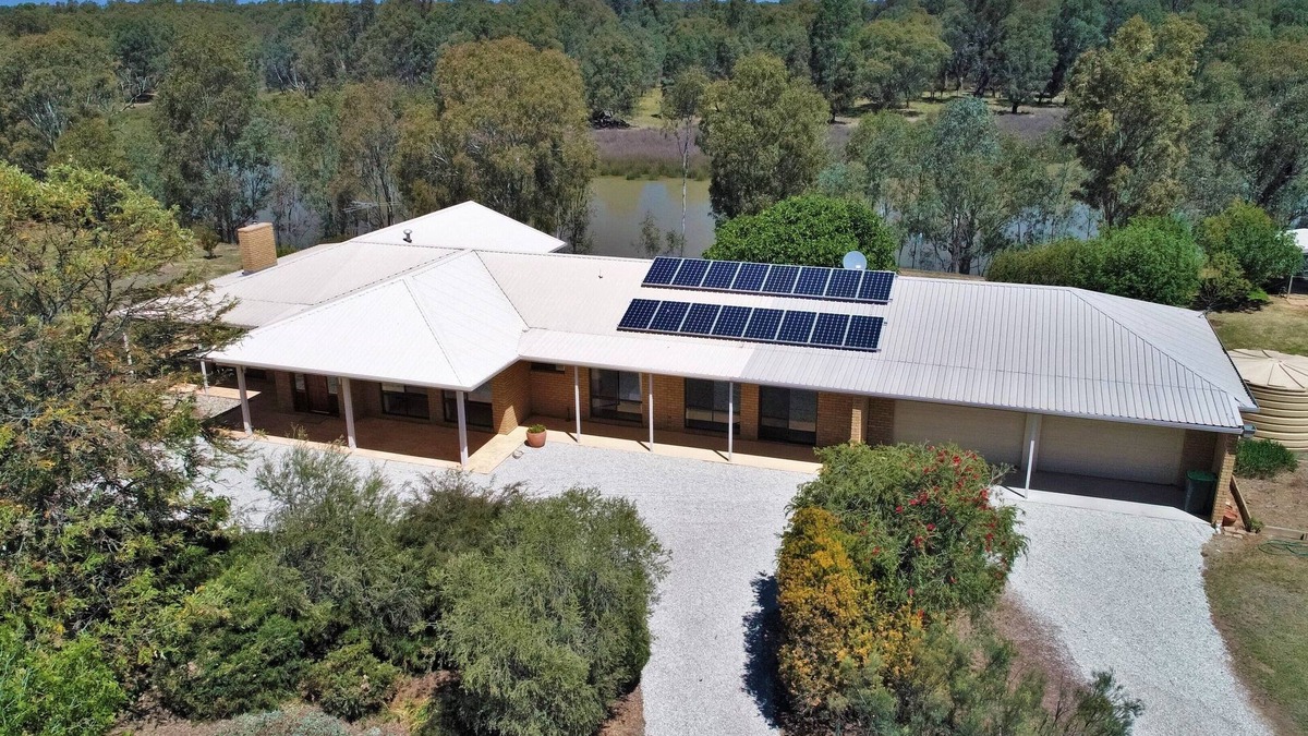 Hopefield House | The Sanctuary - Corowa - Murray River Property