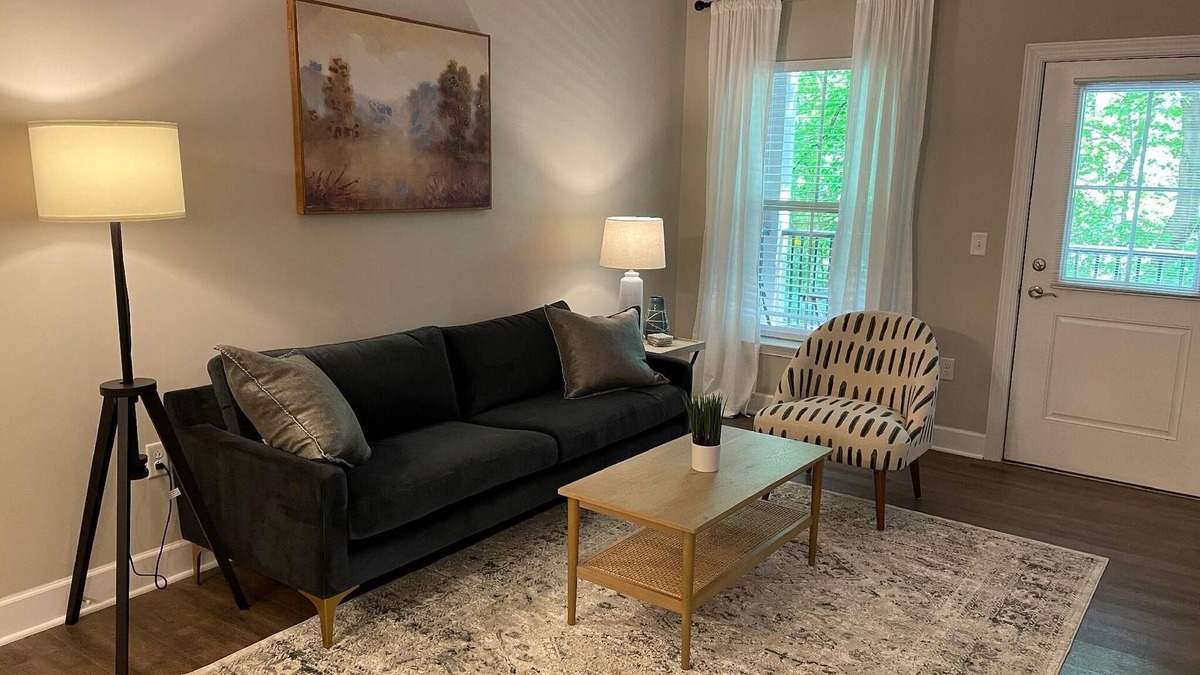 Westerville Apartment | The Sanctuary Flat | 1st Floor | King Bed | W/D!